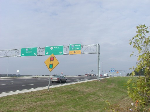 Signage on MS 463 northbound.